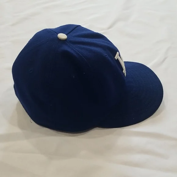 LA Dodger hat. Mens size 7 1/4 (57.7 cm) - Picture 3 of 11